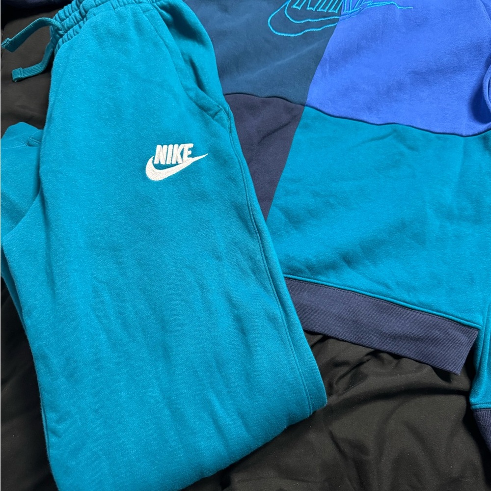 Nike Kids Turquoise Jogger set